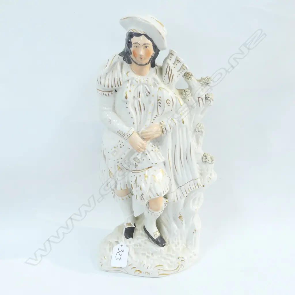 STAFFORDSHIRE BAGPIPER AF Image 1++