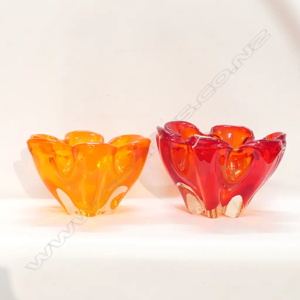 2 ART GLASS BOWLS Image 1++