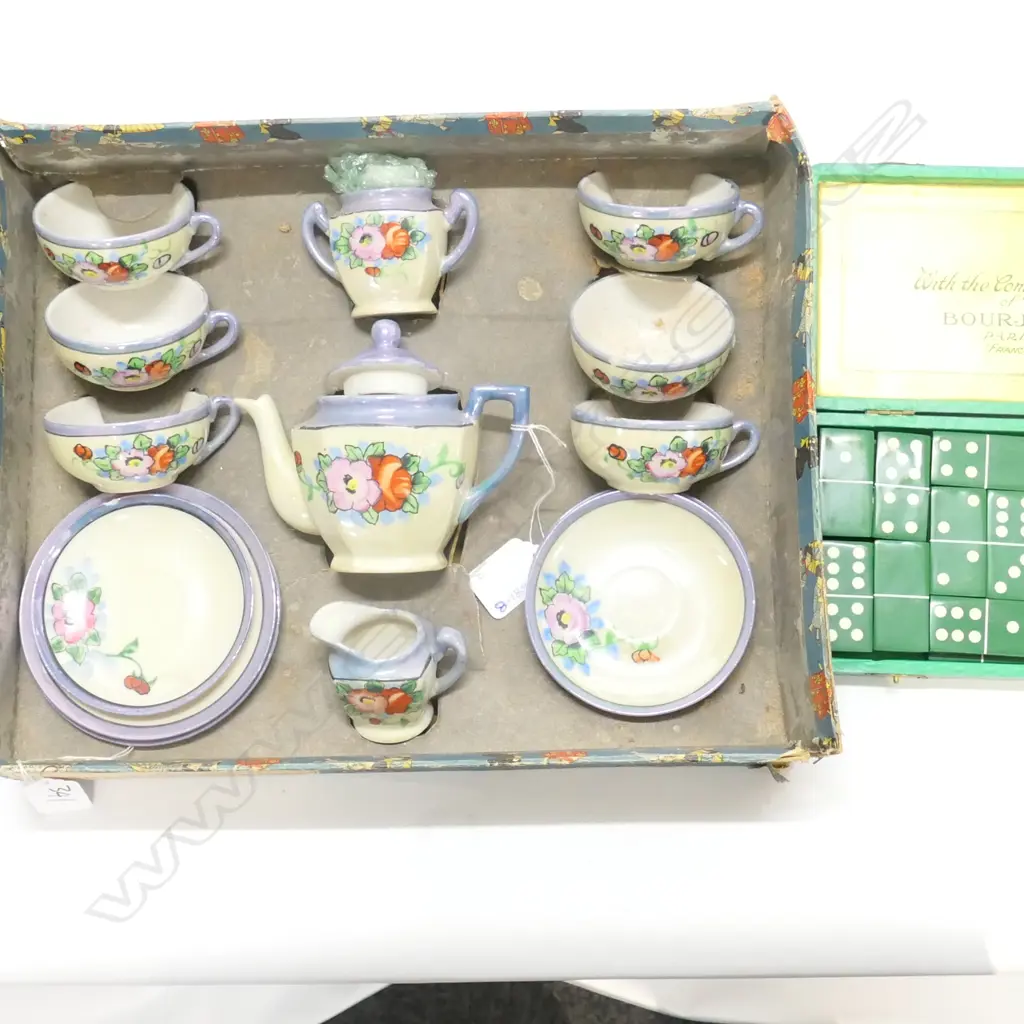 CHILDS 17 PIECE TEA SET IN BOX, AF + SET OF GREEN DOMINOES IN BOX Image 1++