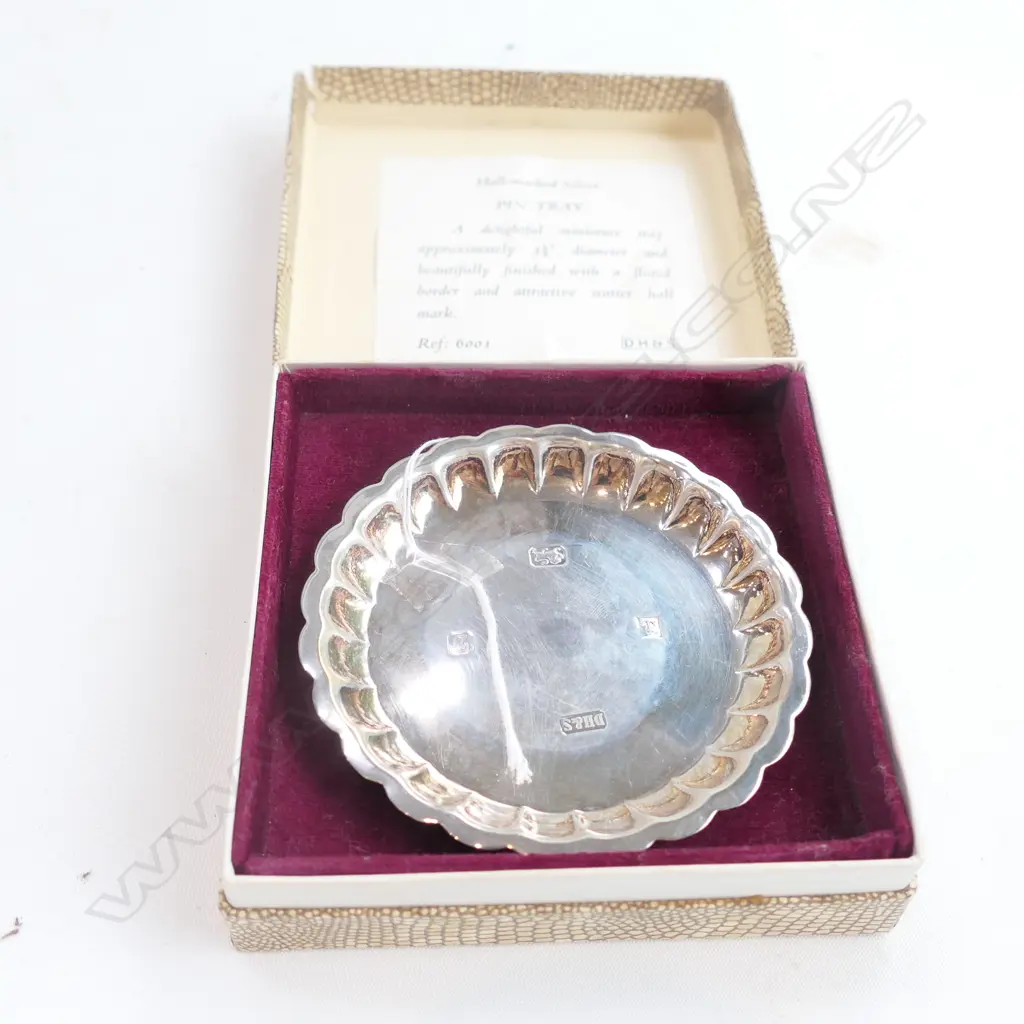 'HALL-MARKED SILVER PIN TRAY' 3 1/4" Dia, 37gms Image 1++