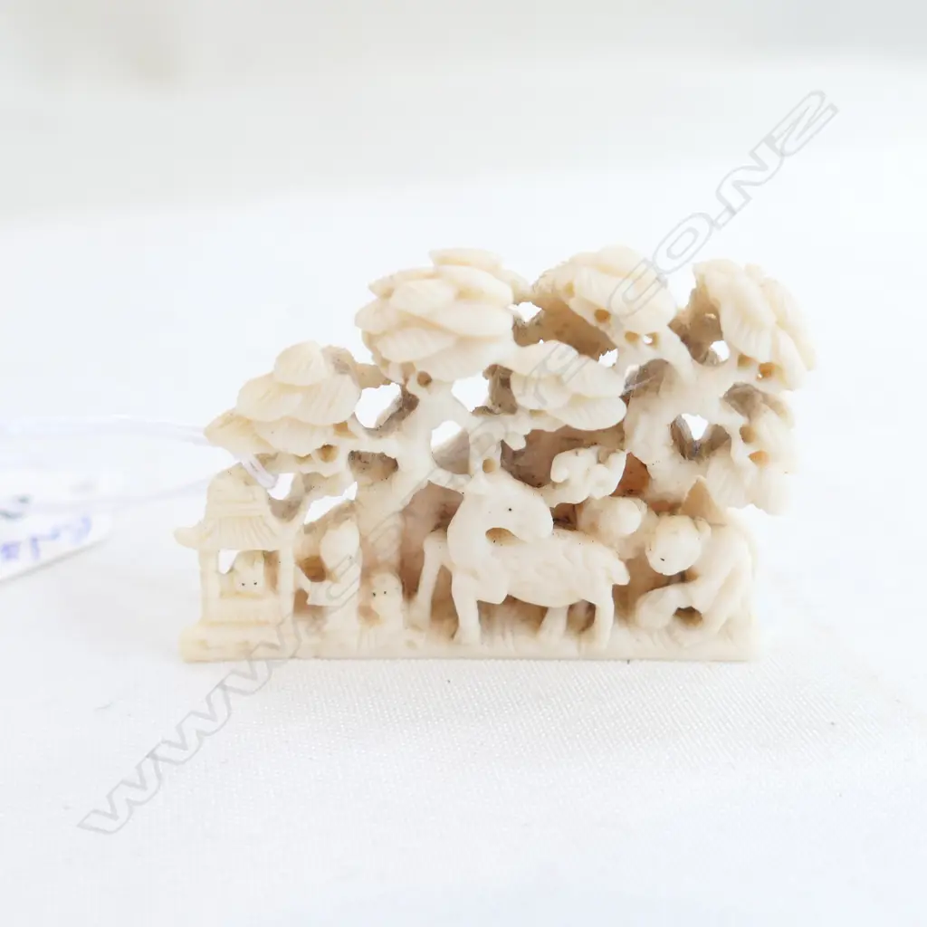 CHINESE FINELY CARVED IVORY OKIMONO TREES.. Image 1++