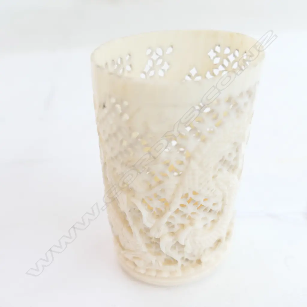 VINTAGE FINE CHINESE IVORY CARVED BRUSH POT? Image 1++