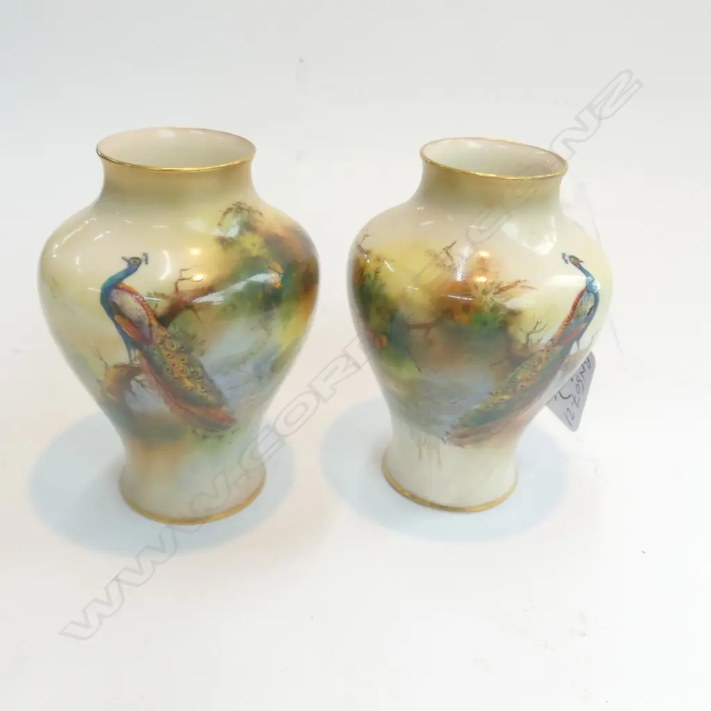 PR ROYAL WORCESTER VASES PEACOCKS A.F Image 1++