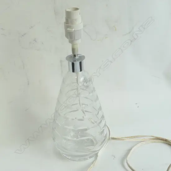 WEBB-CORBETT CRYSTAL LAMP BASE MODERN CUTTING
