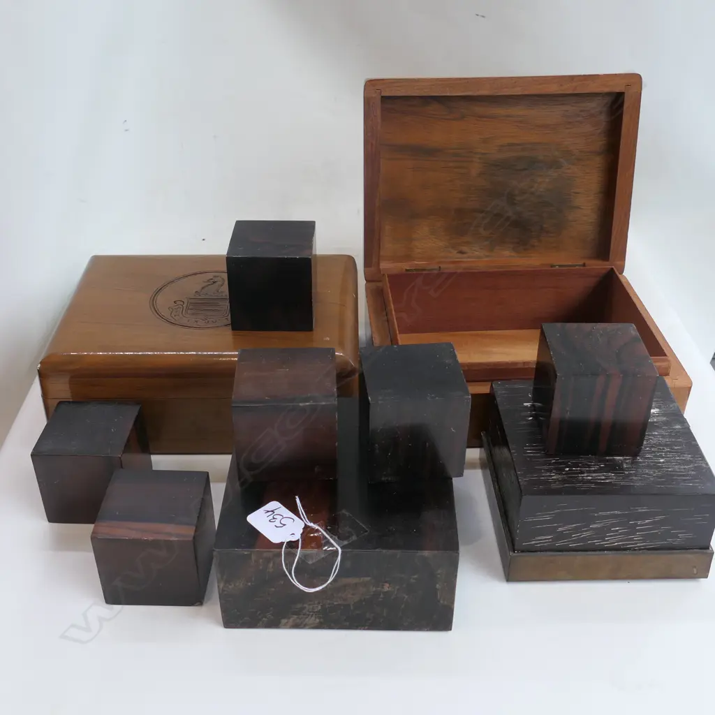 2 BOXES AND VARIOUS WOODEN DISPLAY PLINTHS Image 1++