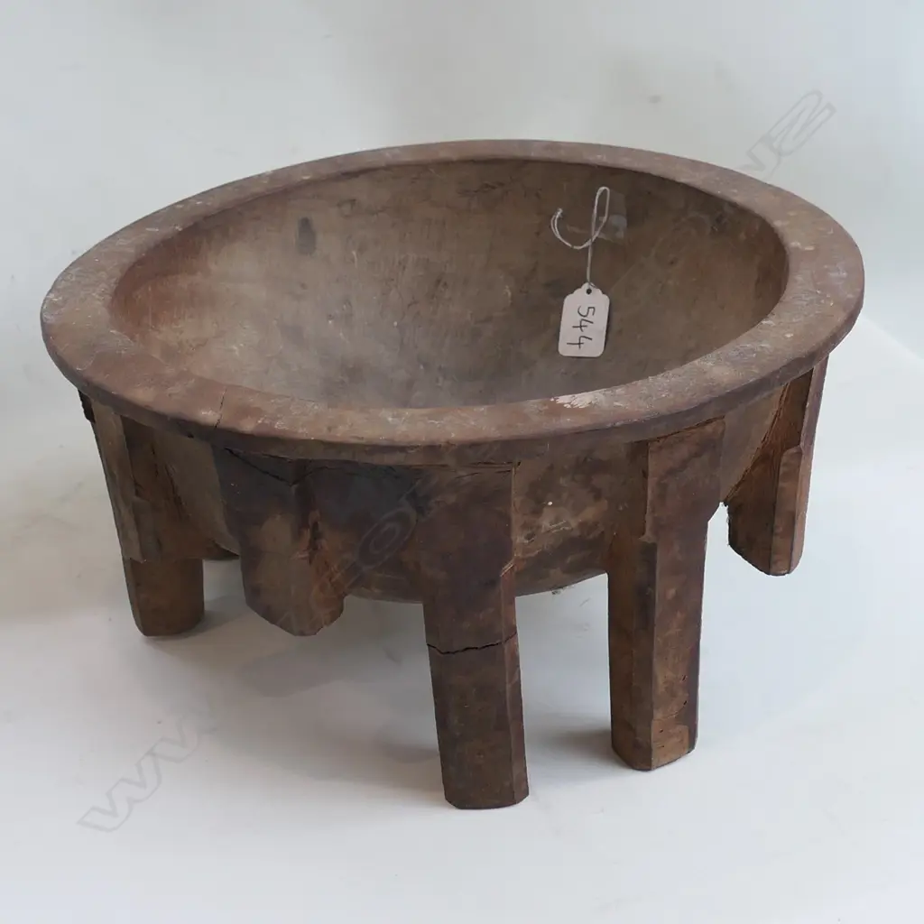 SMALL KAVA BOWL, SOME DAMAGE TO LEGS Image 1++