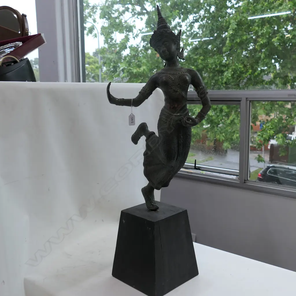 DANCING INDONESIAN RESIN FIGURE 880MM H Image 1++