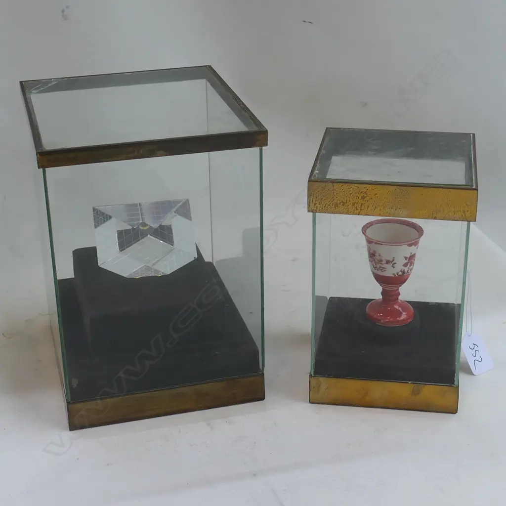 2 GLASS DISPLAY BOXES CONTAINING PRISM AND VASE Image 1++
