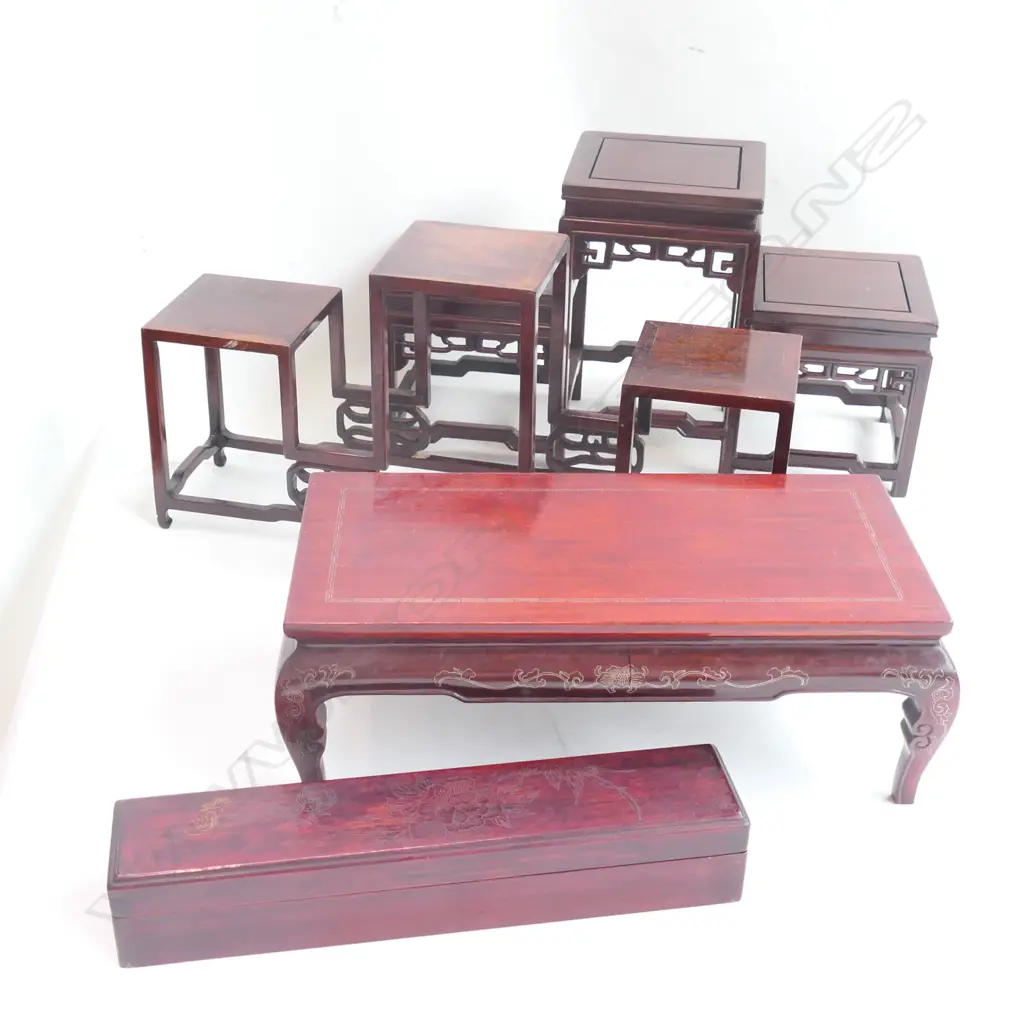 3 ORIENTAL DISPLAY STANDS AND CASE Image 1++