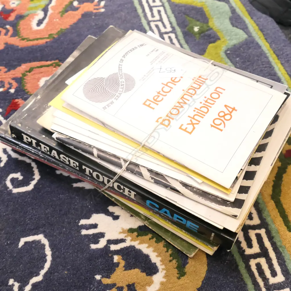 SEL NZ POTTER MGAZINES BOOK ETC... Image 1++
