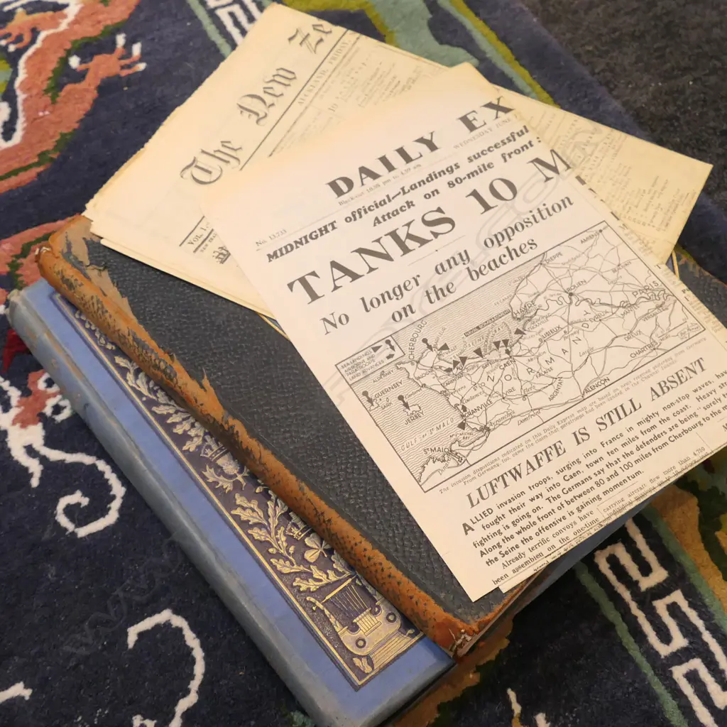 2 OLD ROYALTY BOOKS + 2 OLD NEWSPAPERS Image 1++