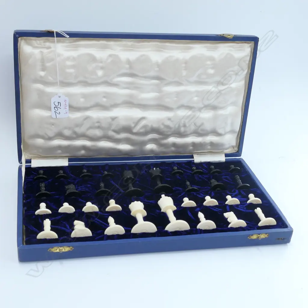 SET IVORY CHESS PIECES  Image 1++