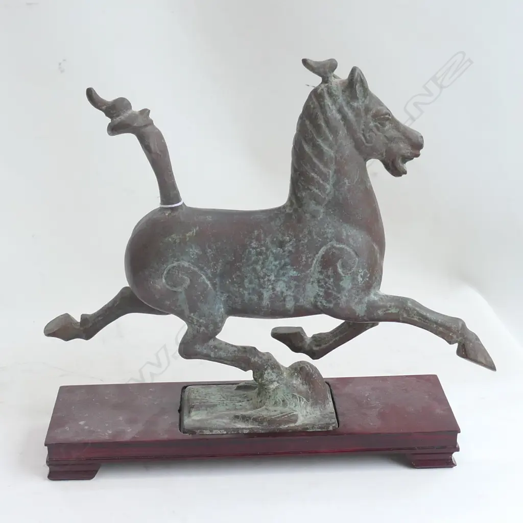 BRONZE HORSE ON STAND 370MM L Image 1++