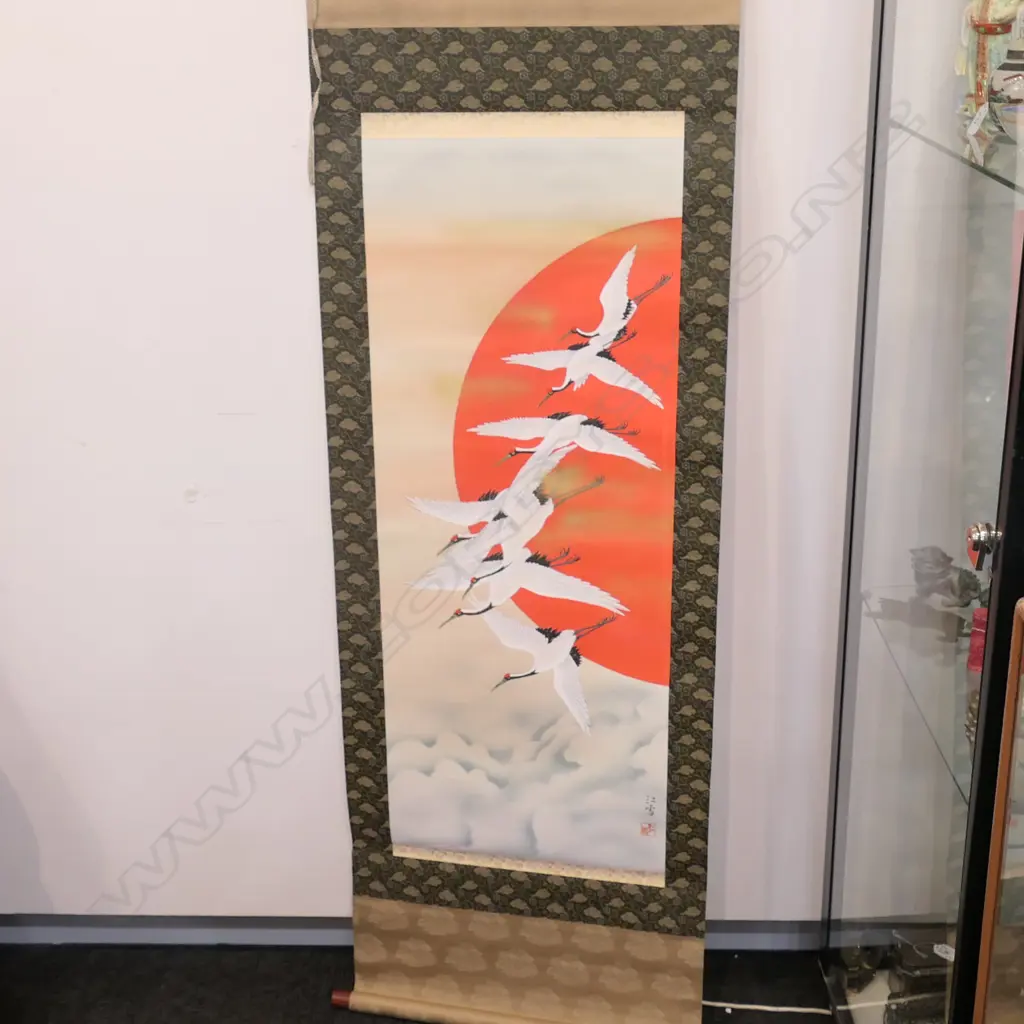 JAPANESE KAKEJIKU (HUNG SCROLL), IN ORIGINAL BOX (202) Image 1++