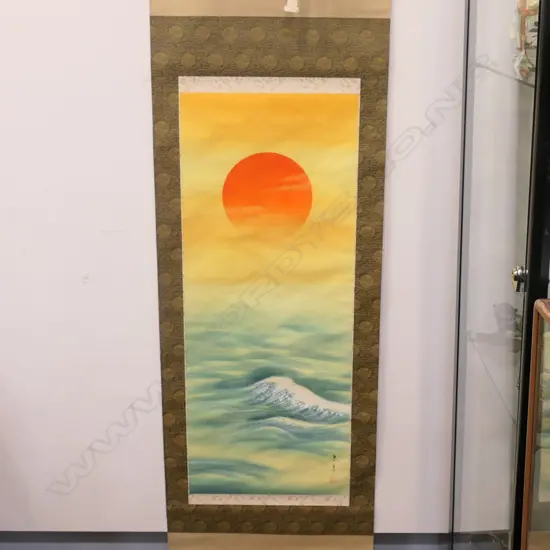 JAPANESE KAKEJIKU (HUNG SCROLL), IN ORIGINAL BOX (179)