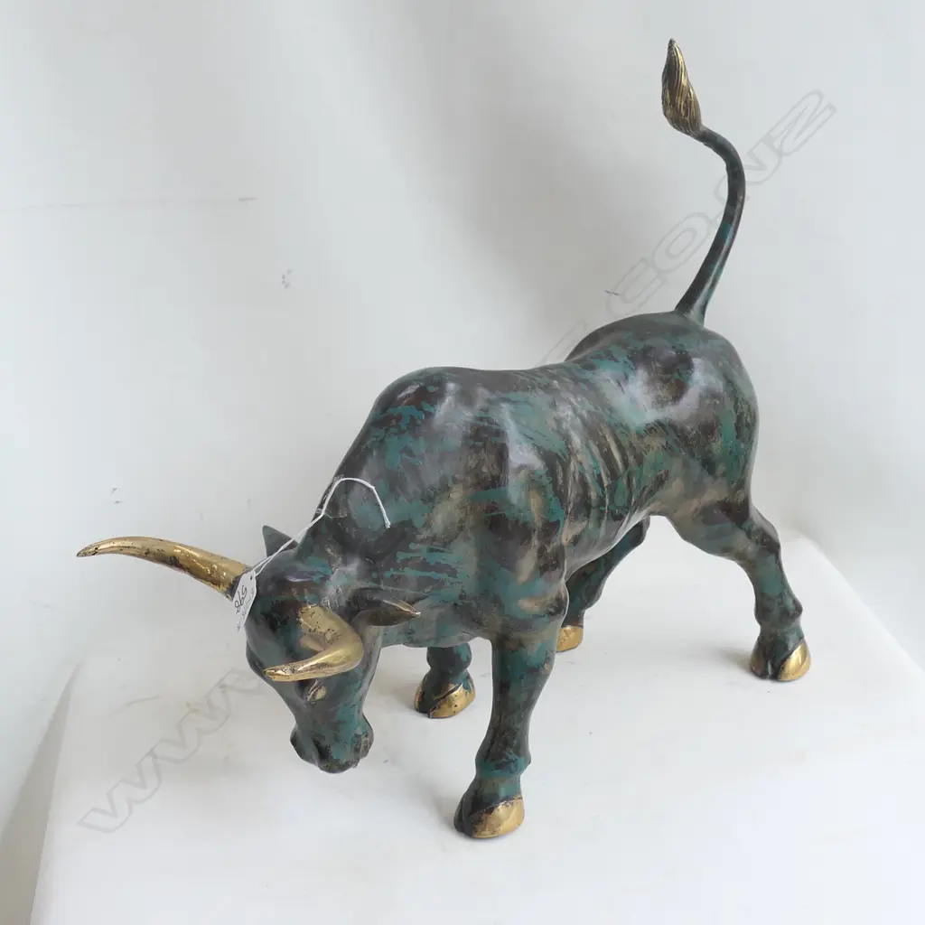LGE BRONZE/BRASS BULL HEAD LOWERED... Image 1++