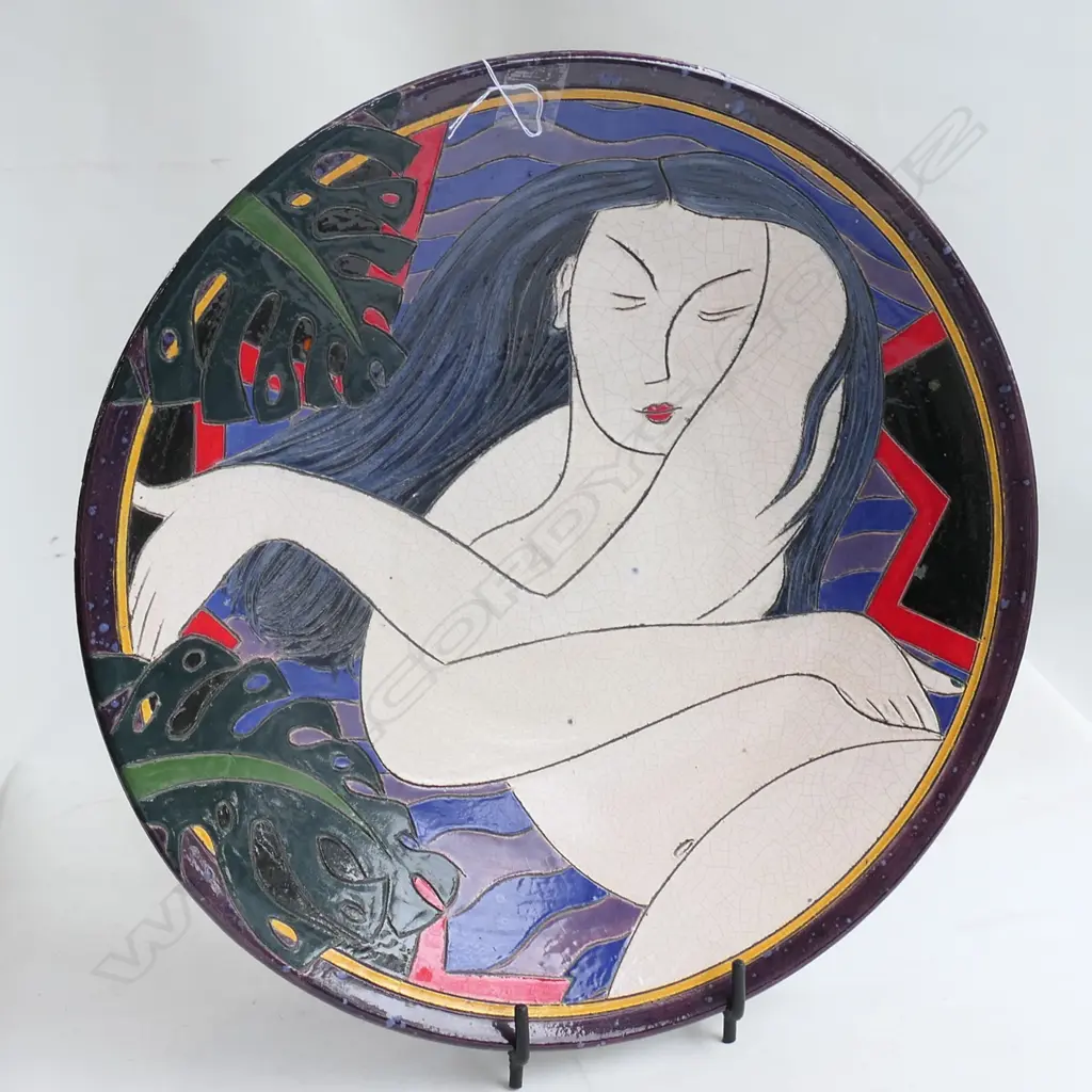 ZEKE WOLF POTTTERY CHARGER NUDE Image 1++