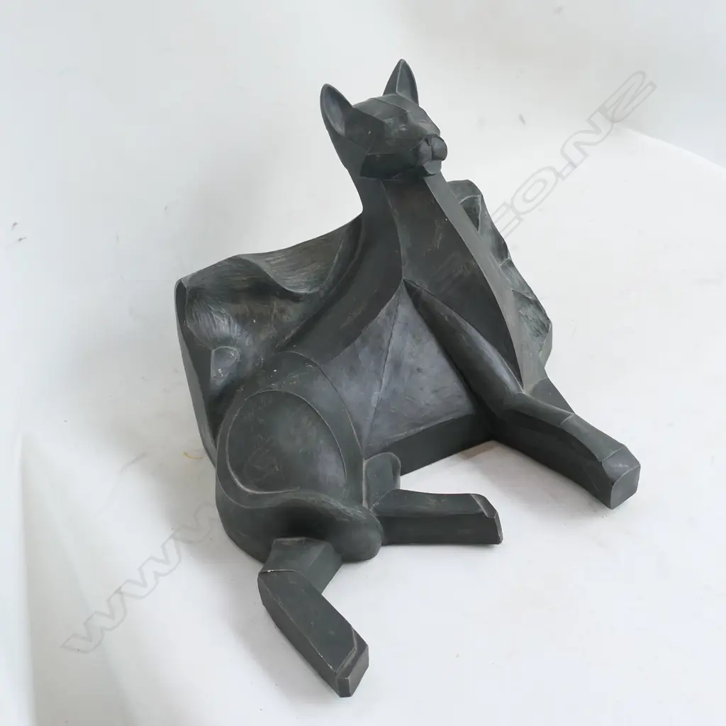 BRYAN JONES RESIN CAT SCULPTURE '86 270MM W Image 1++