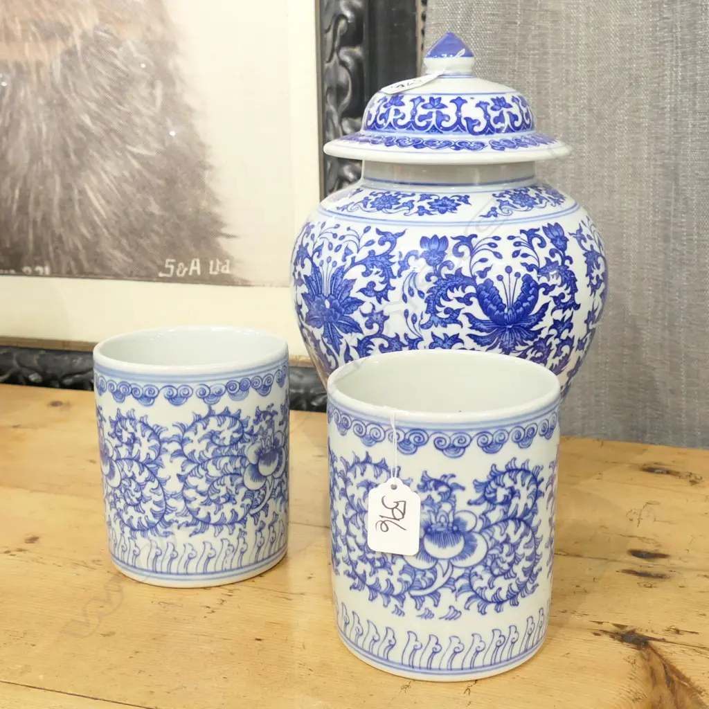 CHINESE B/W LIDDED VASE & 2 CYLINDER POTS Image 1++
