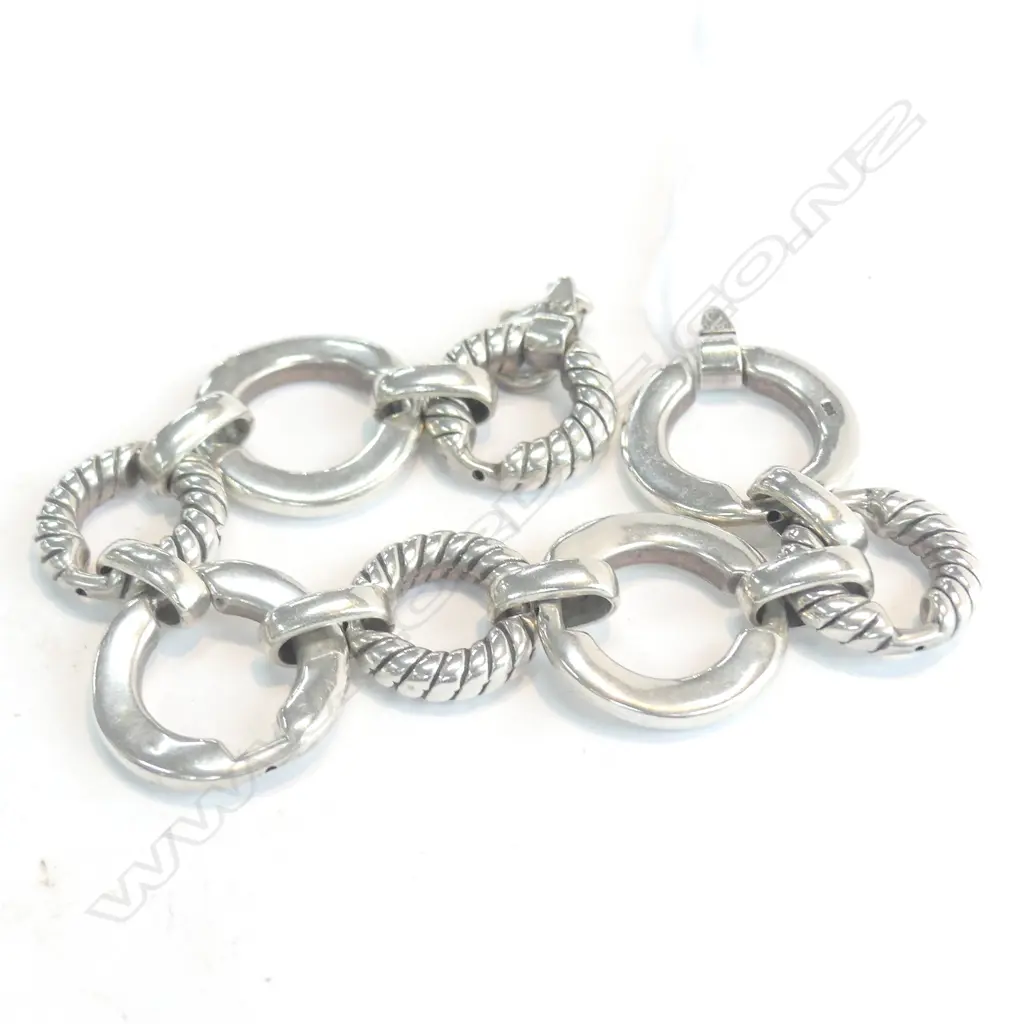 STG SILVER CIRCLE BRACELET Image 1++