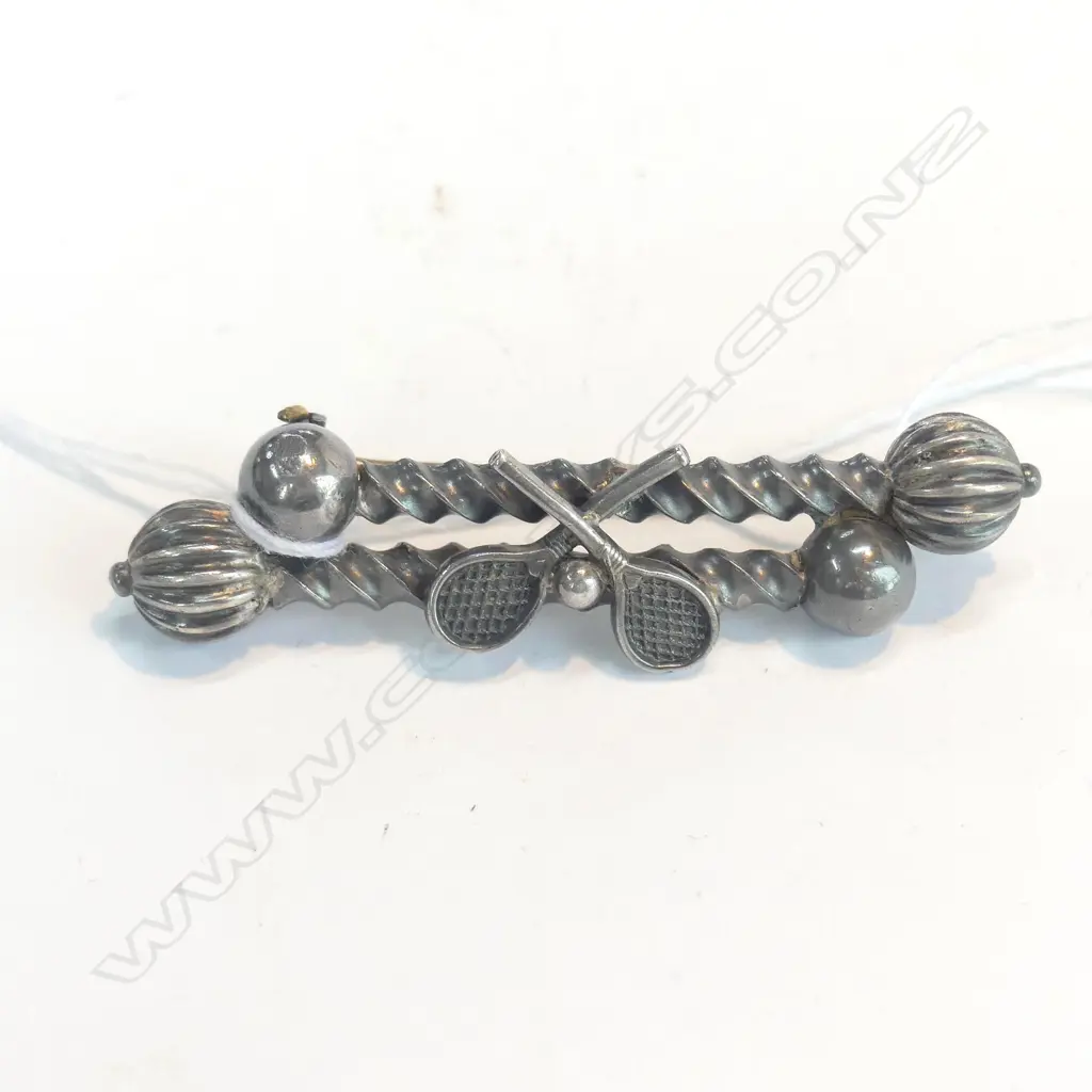 SILVER? TENNIS BROOCH Image 1++