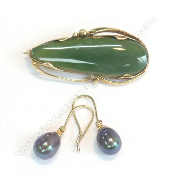 9CT GREENSTONE BROOCH + GOLD & PEARL DIA. EARRINGS