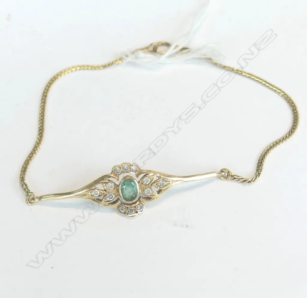 14CT GOLD EMERALD & DIAMOND BRACELET 3.75gms Image 1++