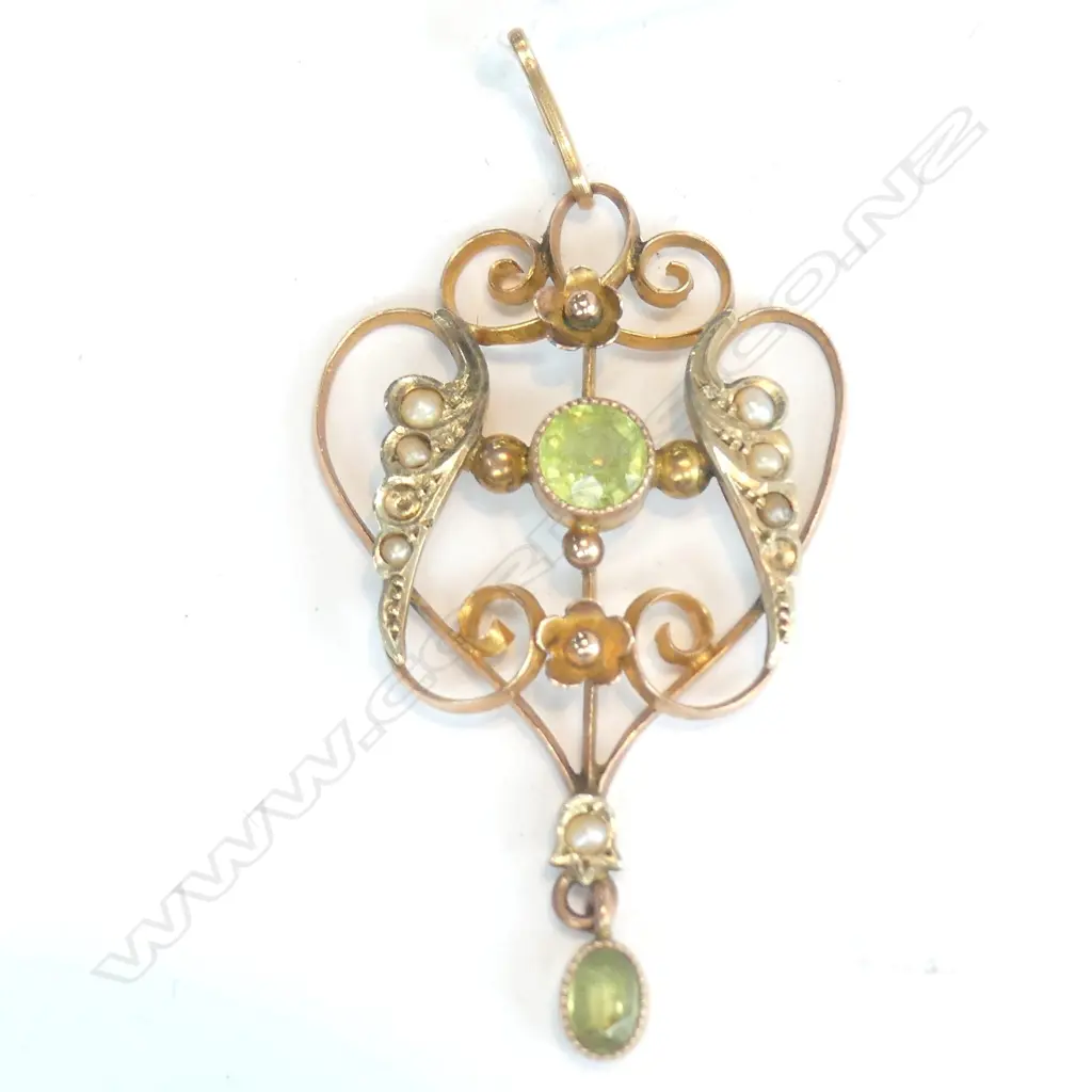 9CT GOLD EDWARDIAN PERIDOT/SEED PEARL PENDANT (AF) Image 1++