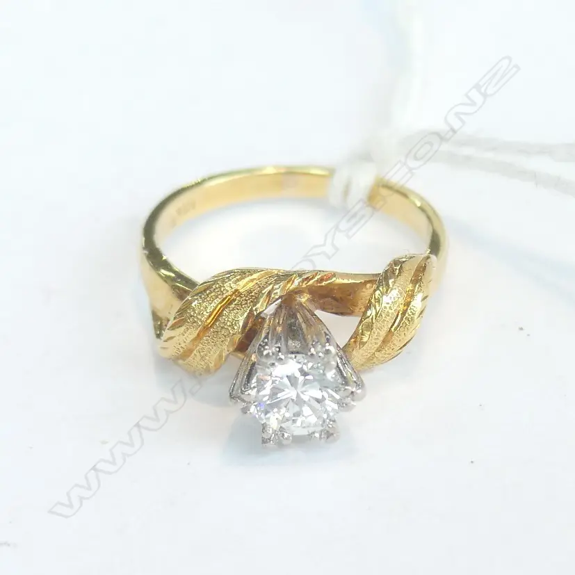 18CT GOLD DIAMOND SOLITAIRE RING Image 1++