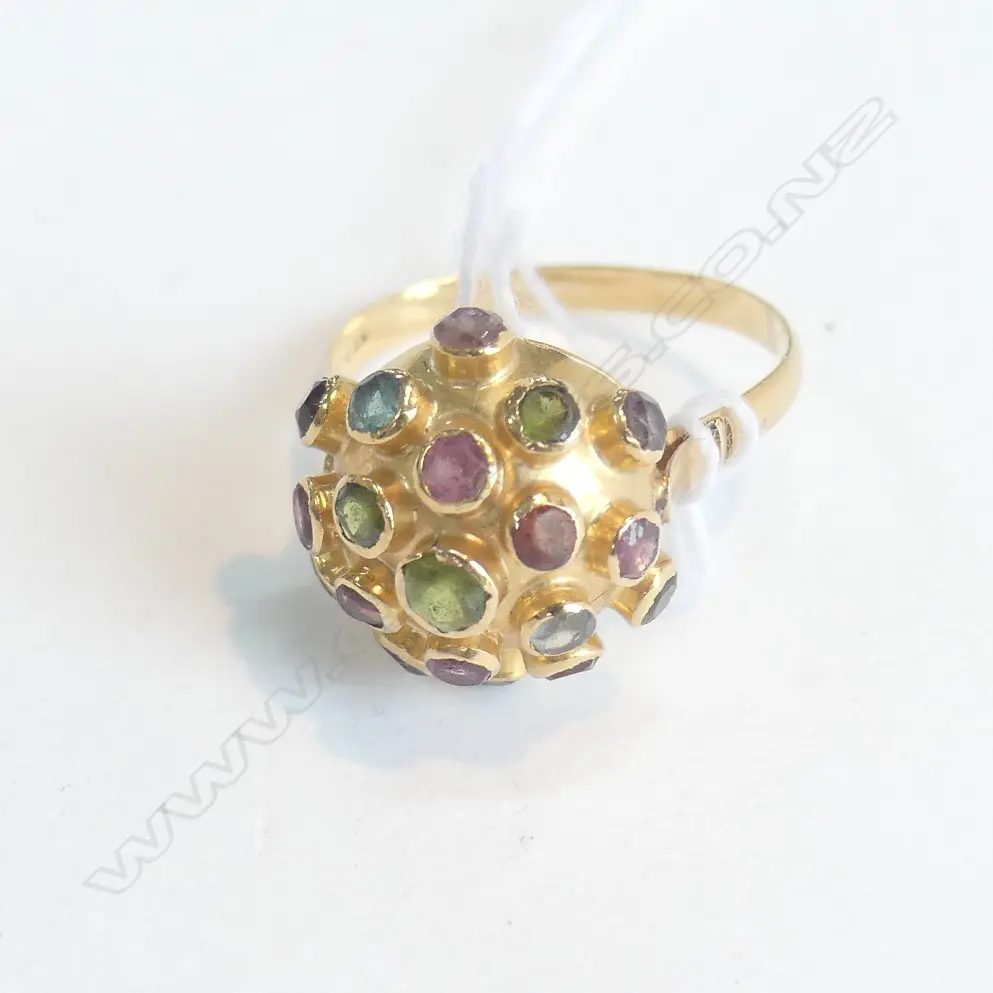 18CT GEMSET RETRO RING 2.42gm Image 1++