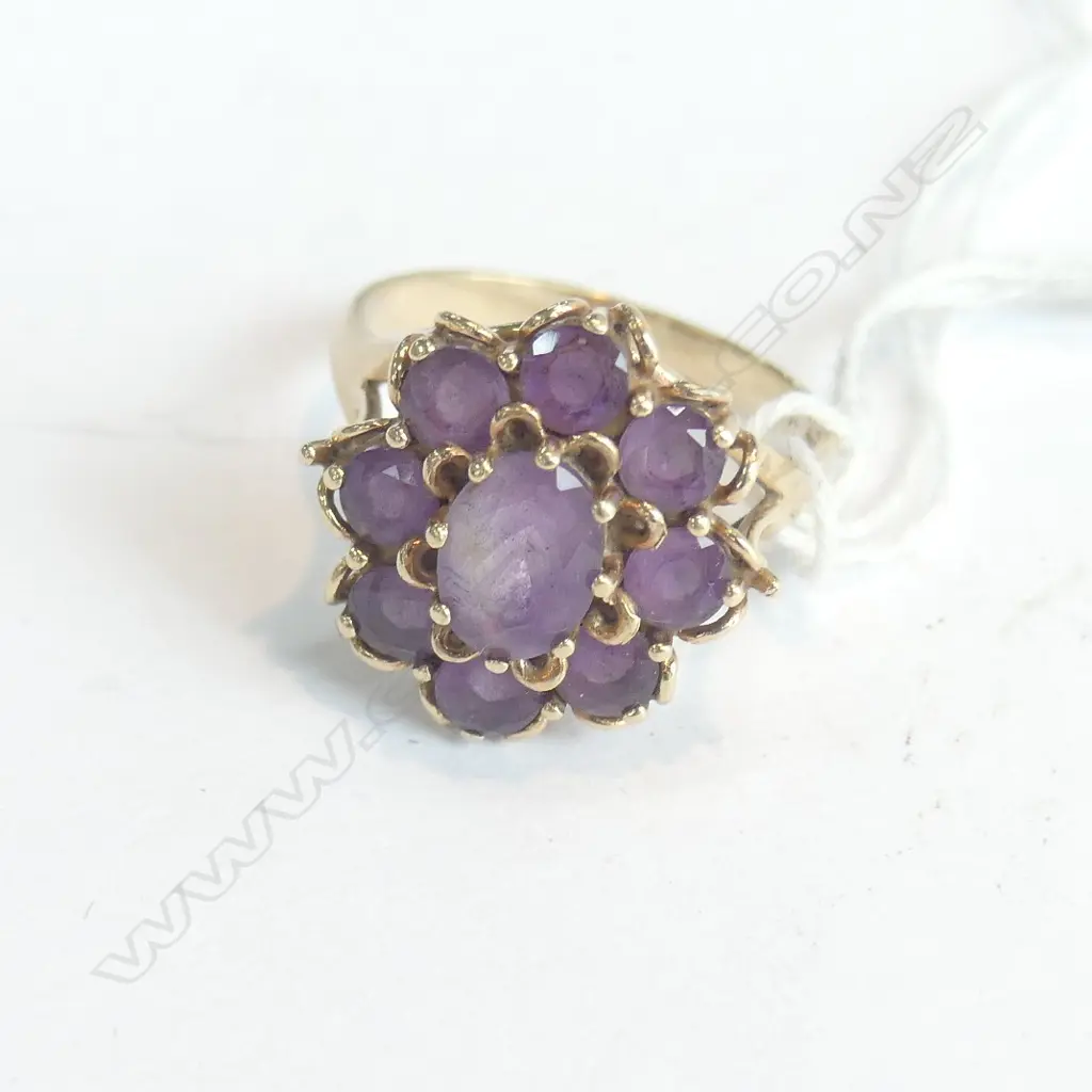 9CT AMETHYST LGE CLUSTER DRESS RING 9 STONE 5.4gms Image 1++