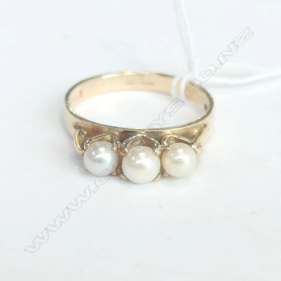 9CT GOLD AND PEARL RING Image 1++