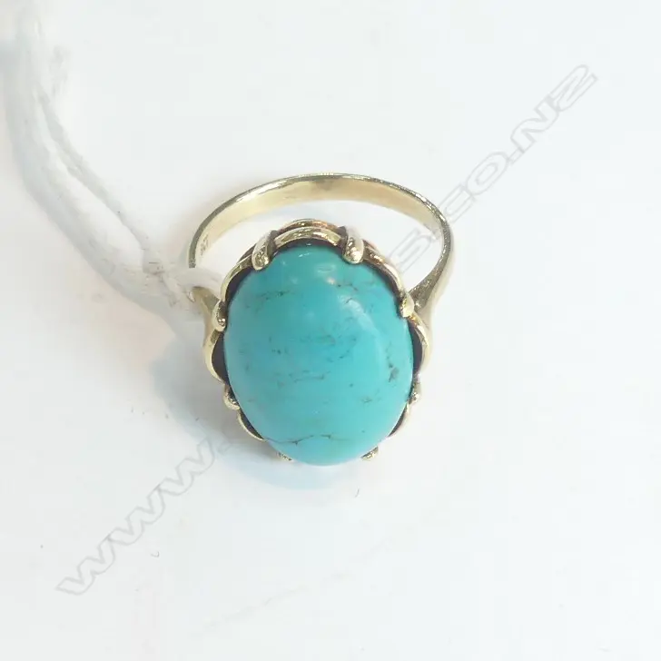 9CT LGE TURQUOISE VINTAGE RING 4.5gm Image 1++