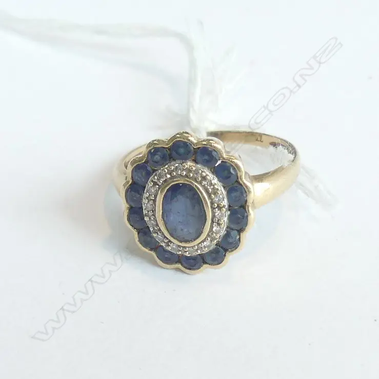 9ct GOLD SAPPHIRE & DIAMOND RING 3.5gms Image 1++