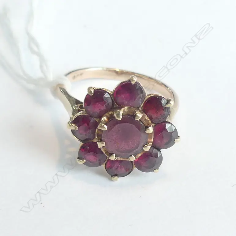 9CT GOLD RHODOLITE GARNET CLUSTER RING Image 1++