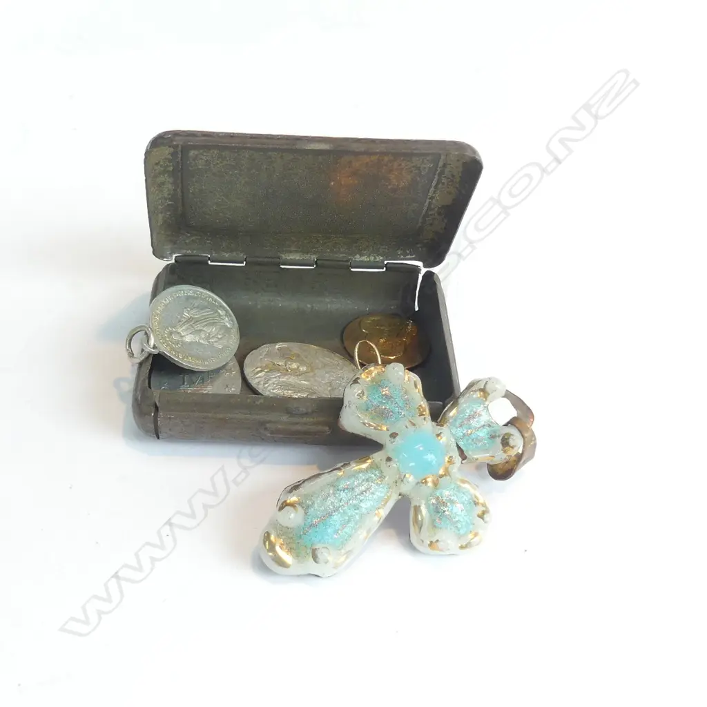 18CT MADONNA +3 OTHERS + LIMOGES CROSS Image 1++