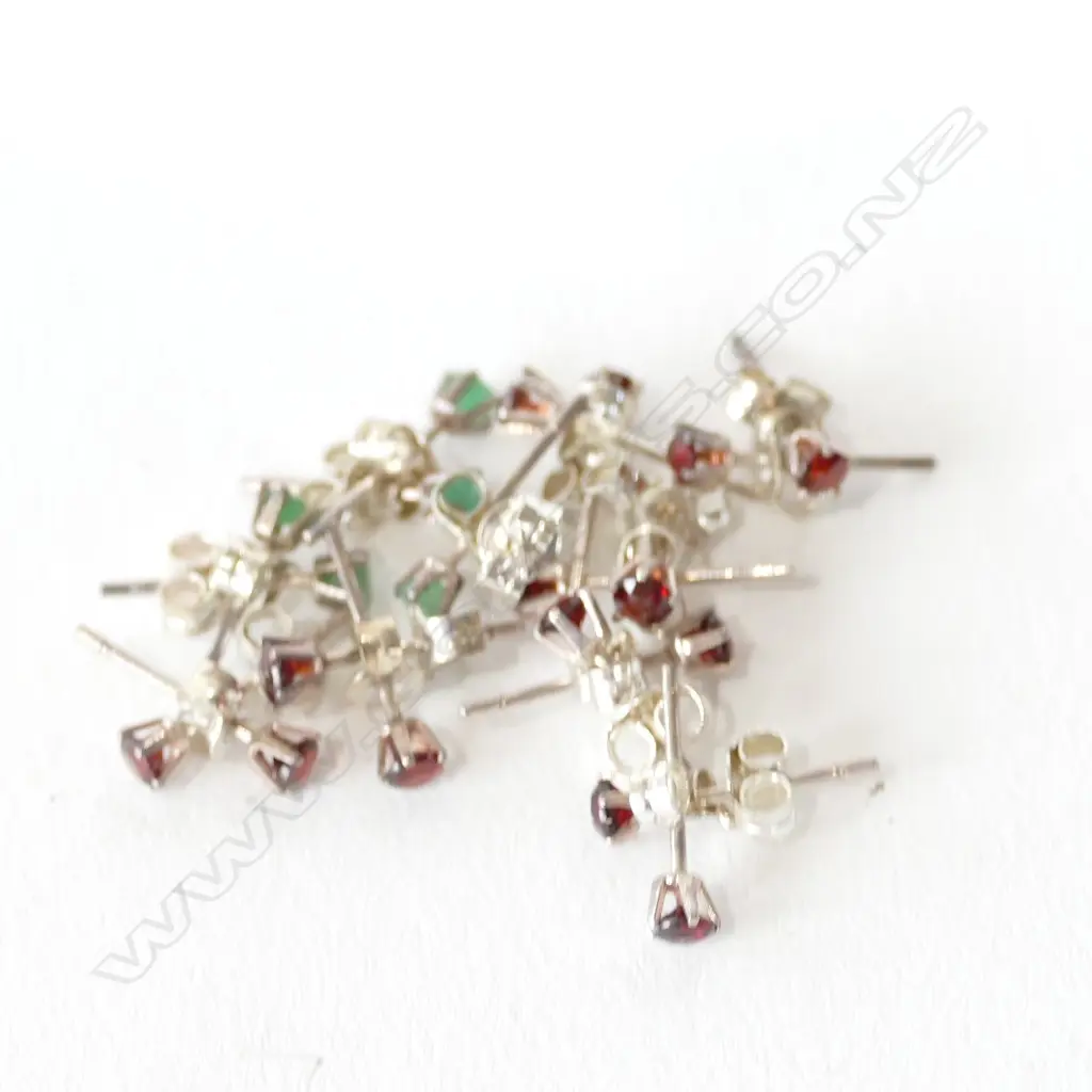 SILVER EMERALD AND GARNET STUDS 10 prs Image 1++