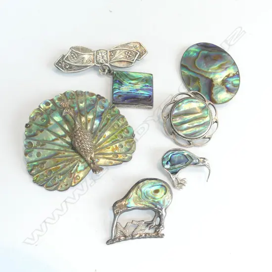 6 VINTAGE AATAHUA SILVER & PAUA BROOCHES...