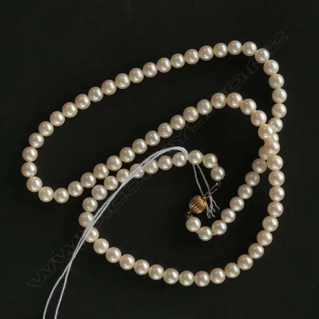 CULTURED PEARL NECKLACE 9CT GOLD CLASP Image 1++