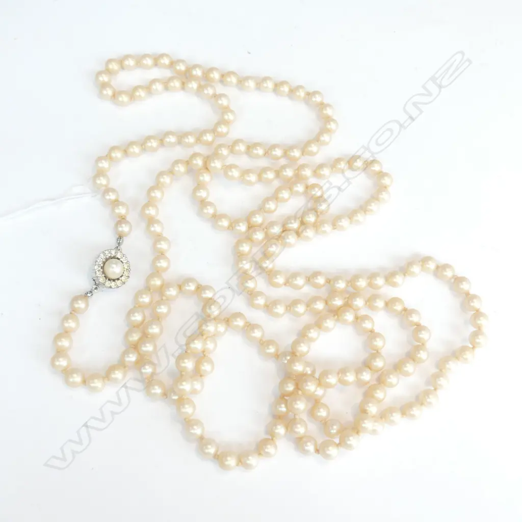 OPERA LENGTH COSTUME PEARL NECKLACE Image 1++