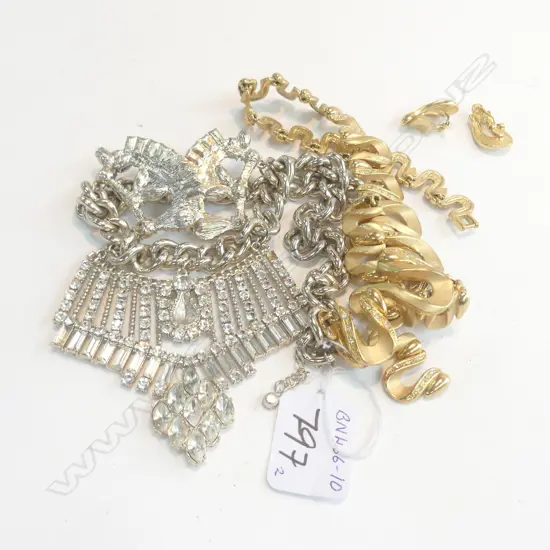 TWO RETRO FLAMBOYANT NECKLACES (AF)