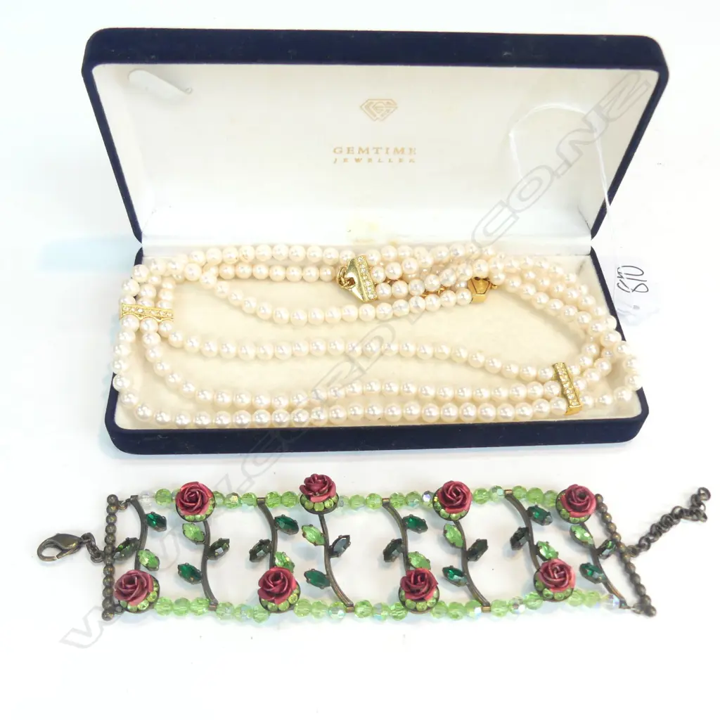 COSTUME PEARL CHOKER & ROSE/GREEN CRYSTAL BRACELET Image 1++