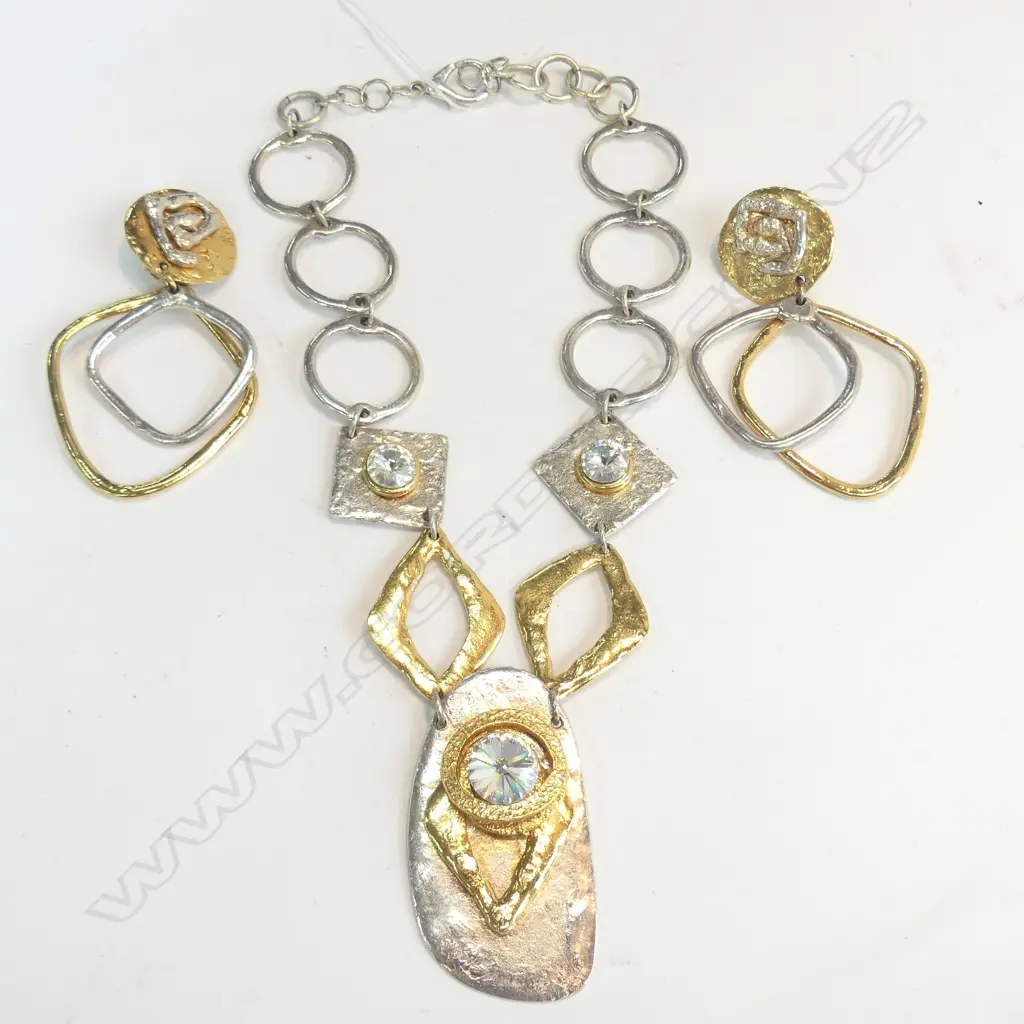 RETRO COSTUME NECKLACE AND EARRINGS Image 1++