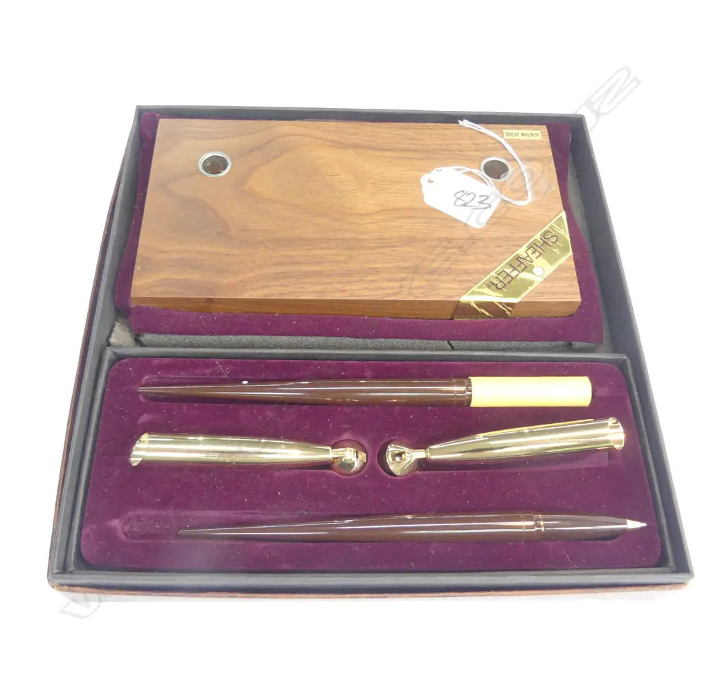 NEW OLD STOCK BOXED SHEAFER PEN SET... Image 1++
