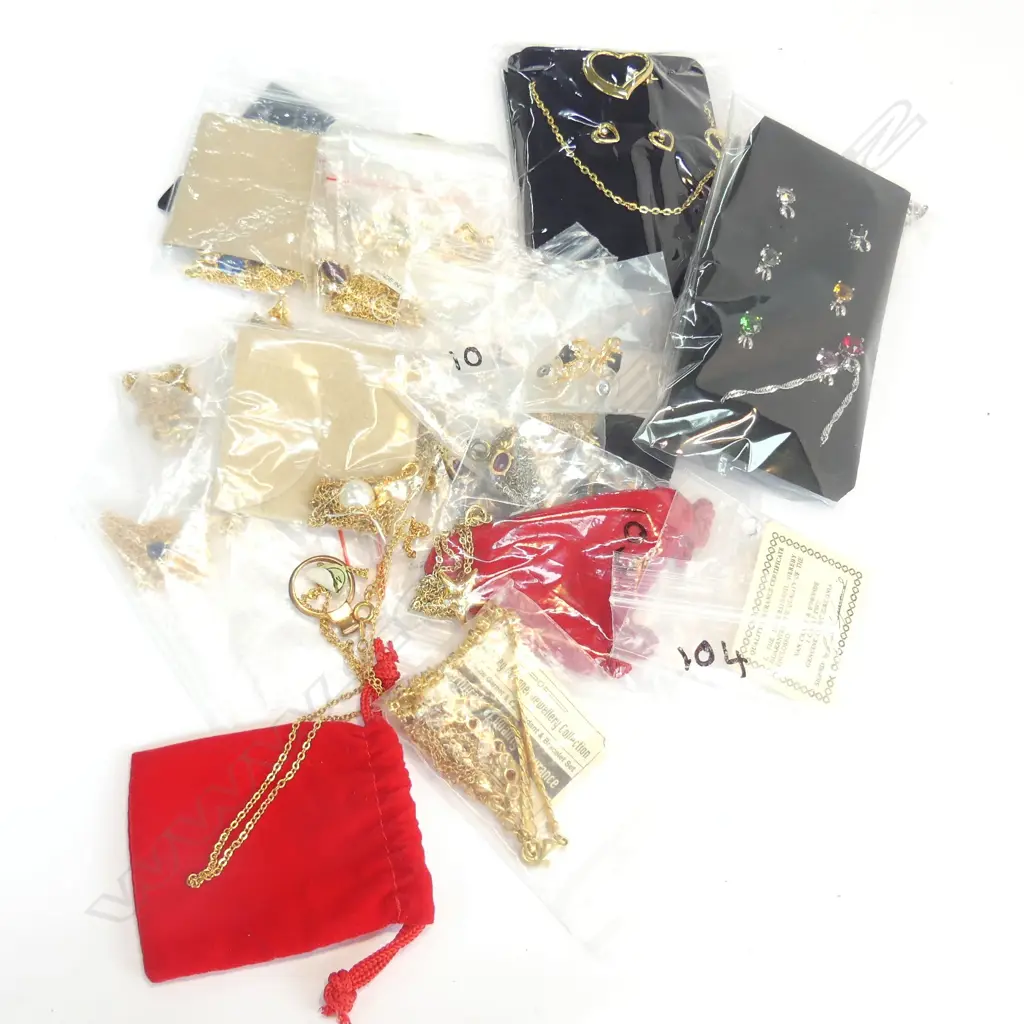 SEL. COSTUME JEWELLERY G/PLATED NECKLACES ETC Image 1++