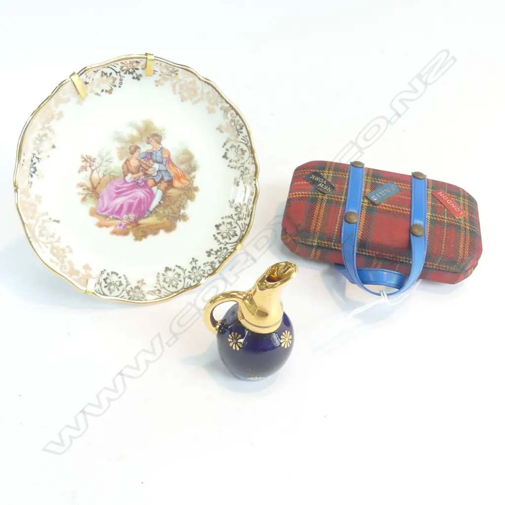 EPNS TROPHY MUG. MINI CHINA. TRAVEL CASE VANITY SET  Image 1++