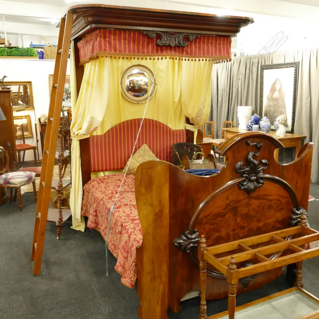 VICT HALF TESTER BED WITH MATTRESS AND BASE  Image 1++