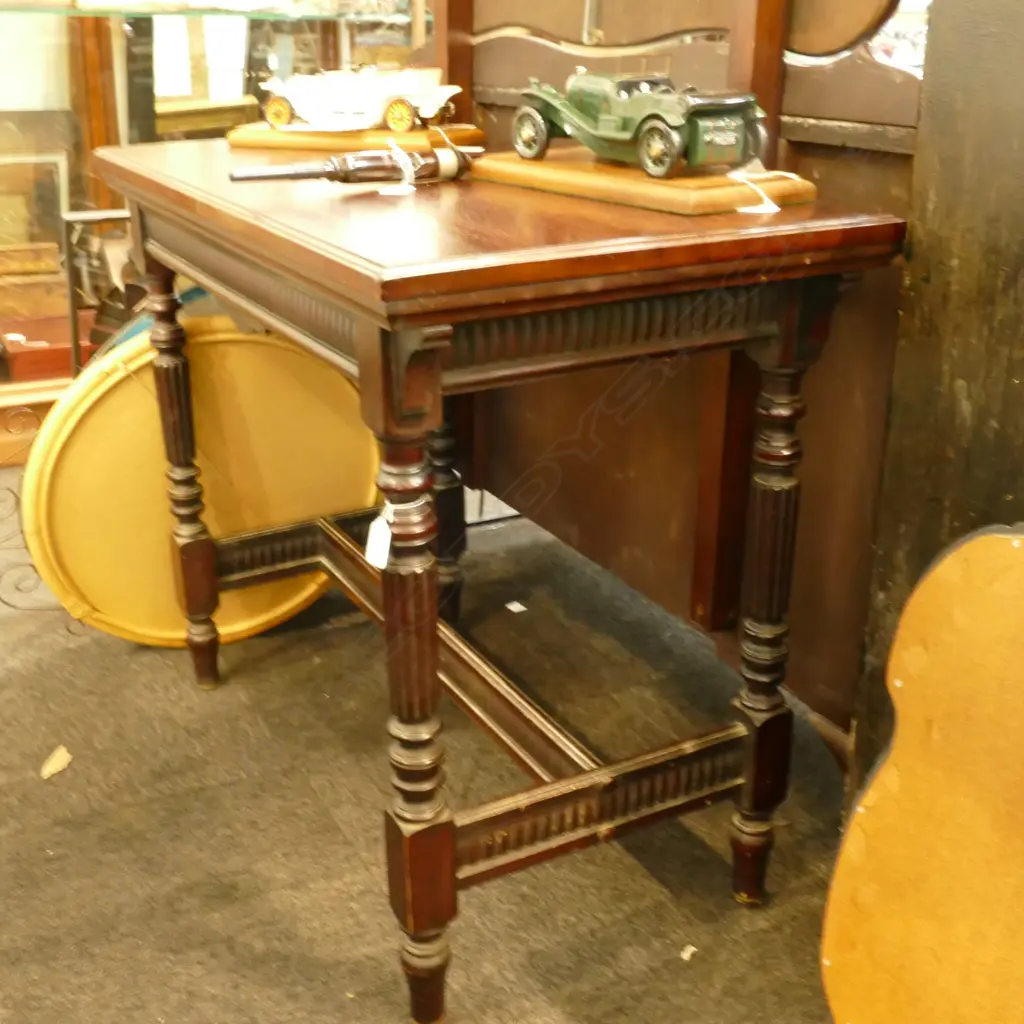 COLONIAL CARD TABLE 700MM H X 920MM W Image 1++