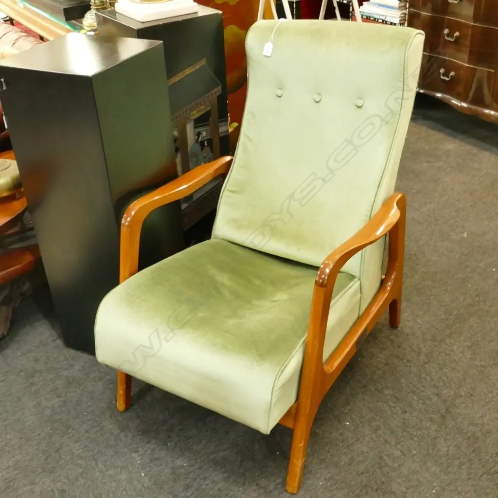MID CENTURY MODERN ADJUSTABLE ARMCHAIR Image 1++