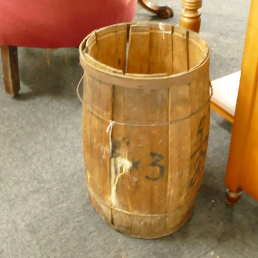 OLD BARREL IRON & WIRE STRAPS A.F H.530mm Image 1++